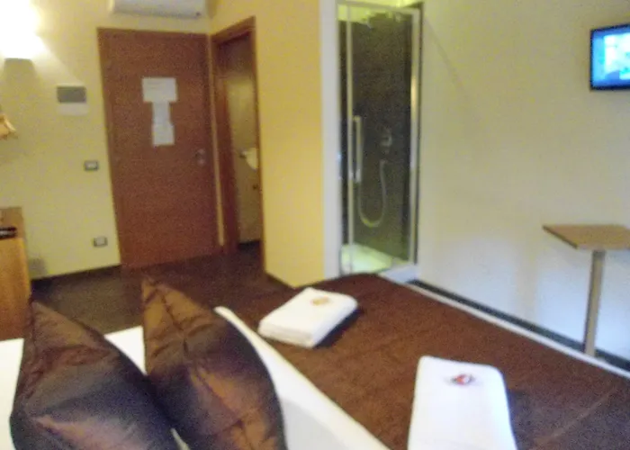 ベッド・アンド・ブレックファスト Aida Charming 2*